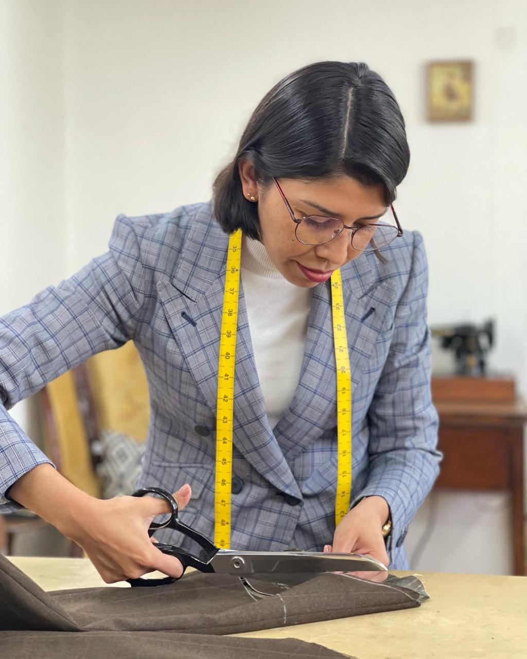 Si escribo “unA sastre”, el autocorrector de Word lo cambia a “un&nbsp;sastre”…